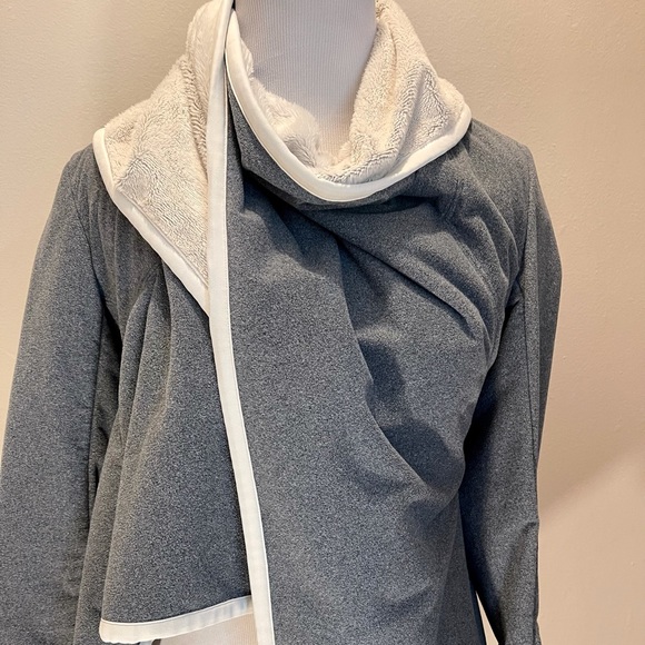 Lululemon Presence Of Mind Fleece Jacket in Polar Cream / Gray - Picture 8 of 12
